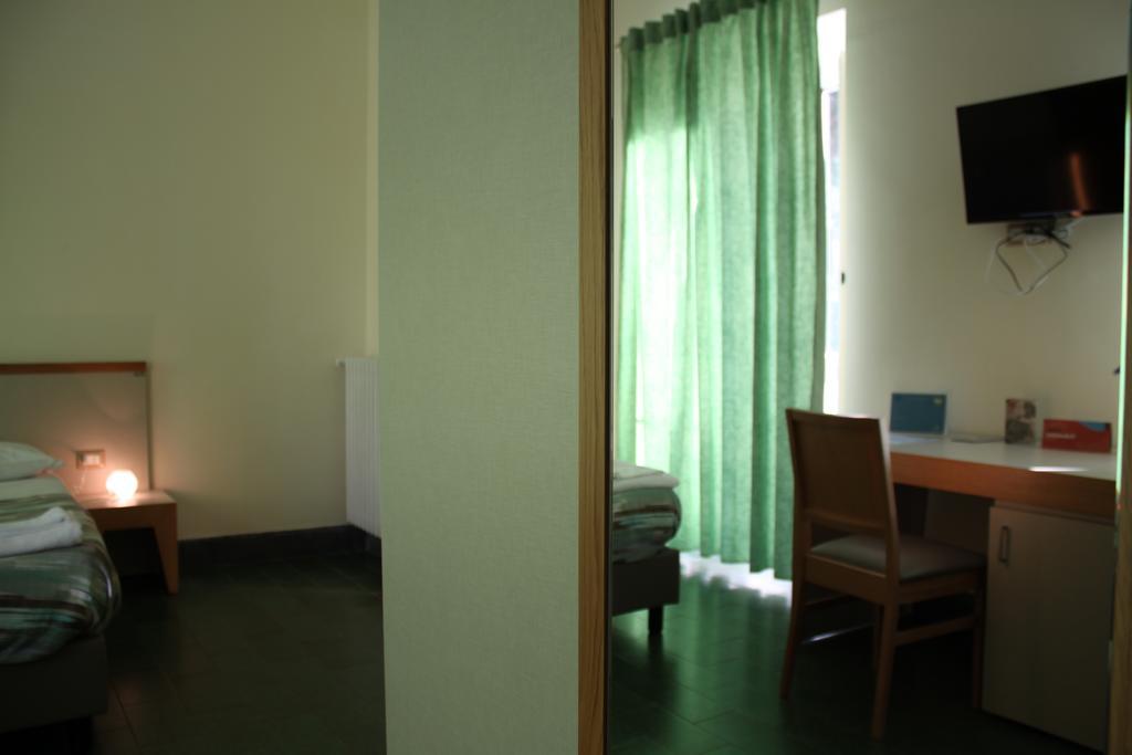 Hotel Casa Tolentino à Naples Extérieur photo